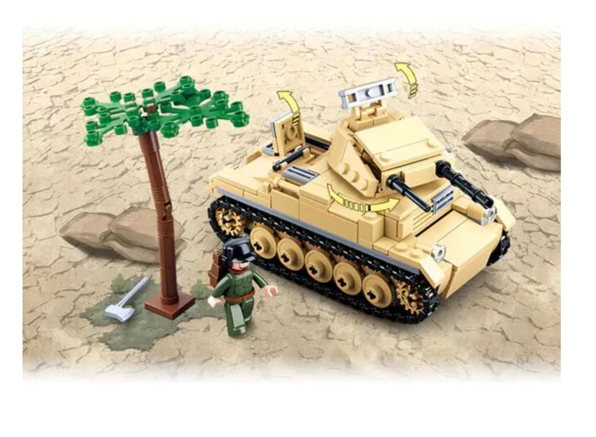 WWII Light Desert Tank + 2 Soldiers