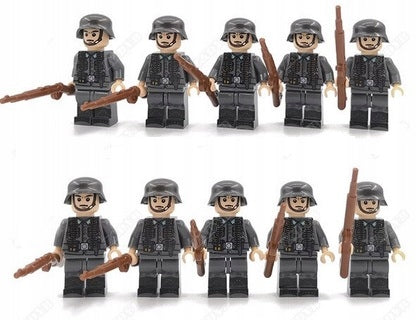 WWII German Rifle Squad – 24 Soldiers + Baseplate